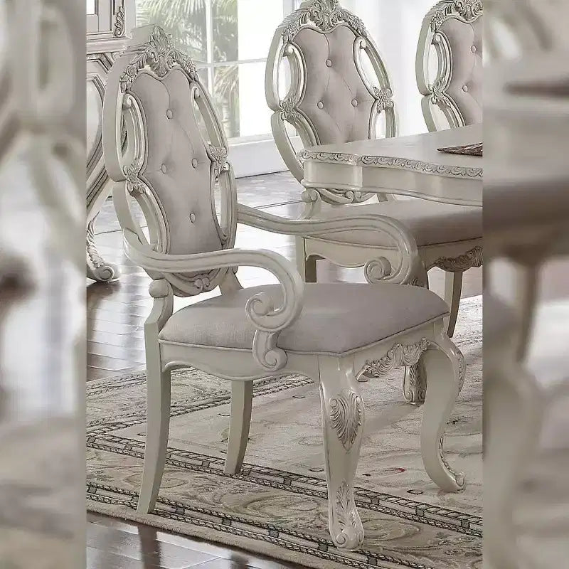 Chaise de salle à manger Ragenardus 23" en tissu et finition blanc antique