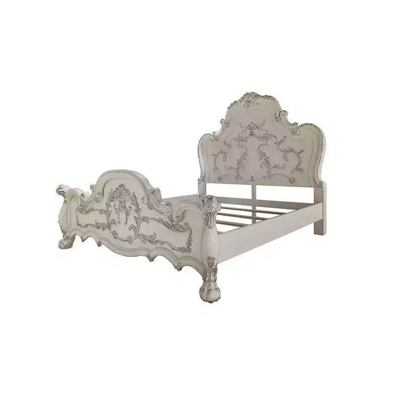 Grand lit Queen de 91" Dresde, design sculpté traditionnel et pieds griffes