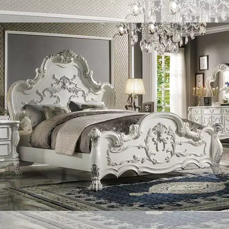 Grand lit Queen de 91" Dresde, design sculpté traditionnel et pieds griffes