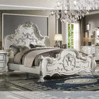 Grand lit Queen de 91" Dresde, design sculpté traditionnel et pieds griffes
