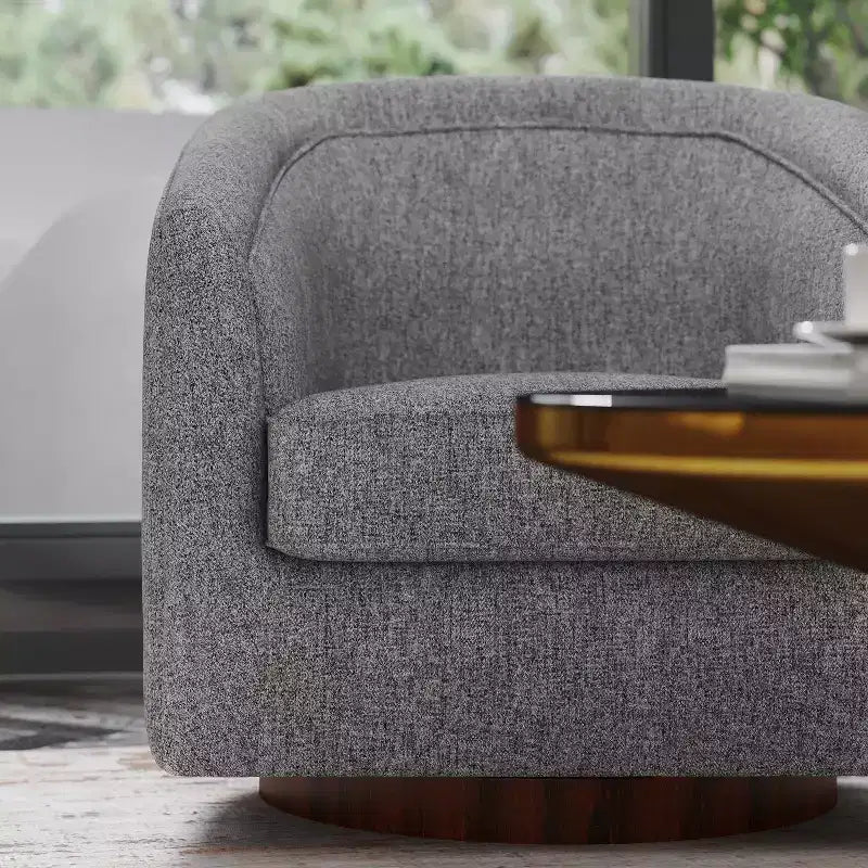 Fauteuil d'appoint de style club avec base pivotante à 360 degrés et accoudoirs inclinés