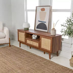 Meuble TV de ferme TVS1002A Finley 59 po. en cannage avec tiroir et portes de rangement – Convient aux téléviseurs jusqu'à 65 po. avec gestion des câbles
