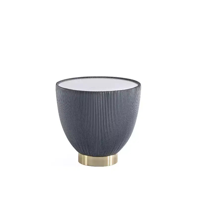 Table d'appoint Anderson moderne en similicuir avec plateau en céramique aspect marbre