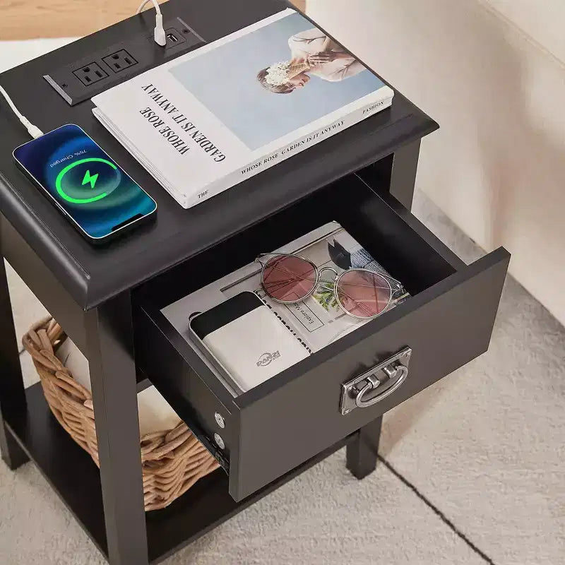 Table de chevet - avec station de charge, table d'appoint noire avec ports USB, tables de chevet avec étagère de rangement à 3 tiroirs